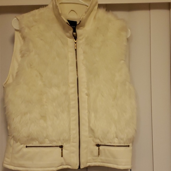 Vest - Picture 3 of 3
